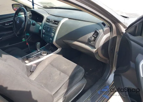 2015 Nissan Altima 2.5/2.5 S/2.5 Sl/2.5 Sv из США, поврежденный, VIN 1N4AL3AP4FC424450